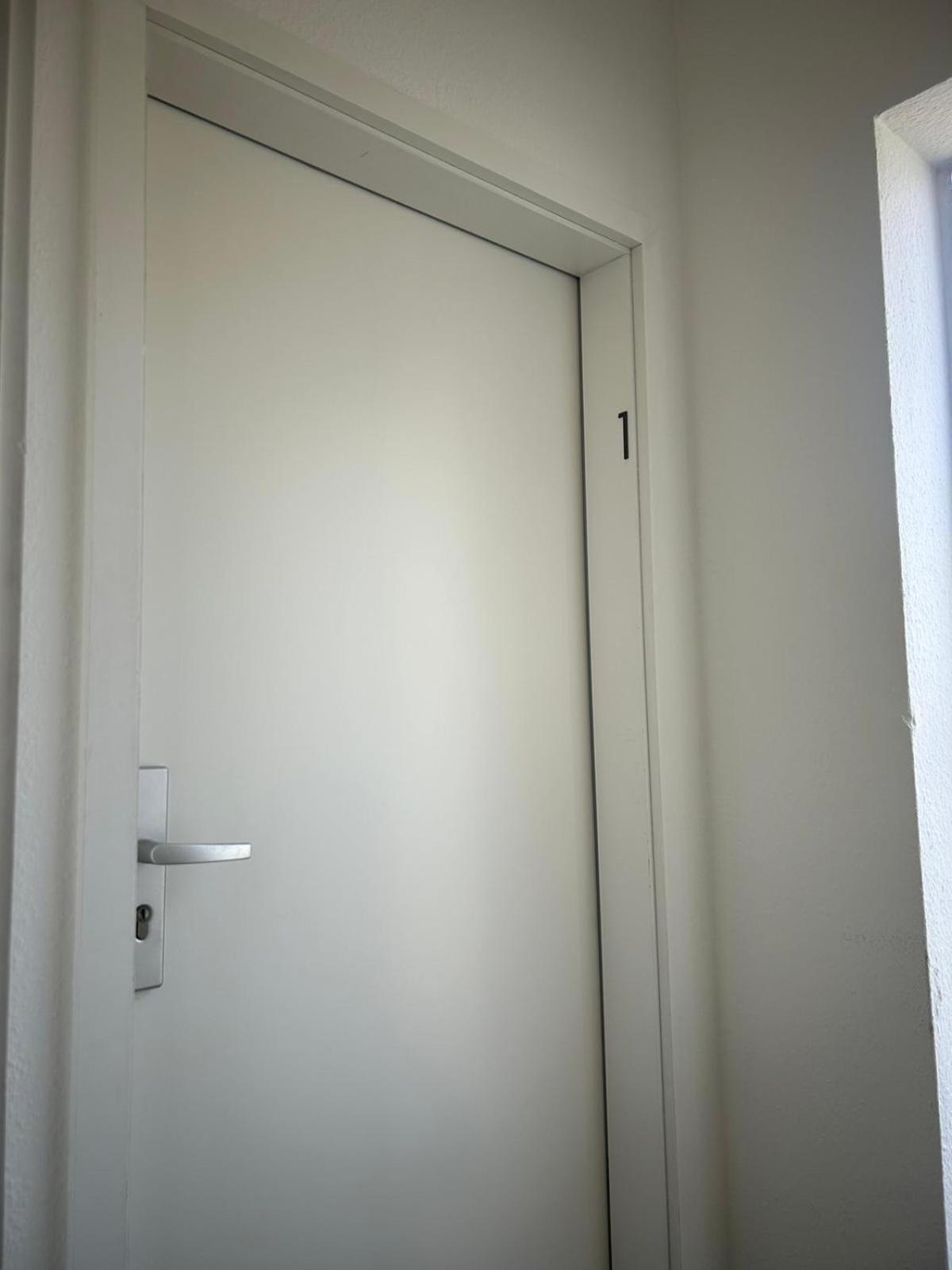 Gemuetliche Ferienwohnung - Voll Ausgestattet, Zentral Aber Ruhig ! Wuppertal Eksteriør billede