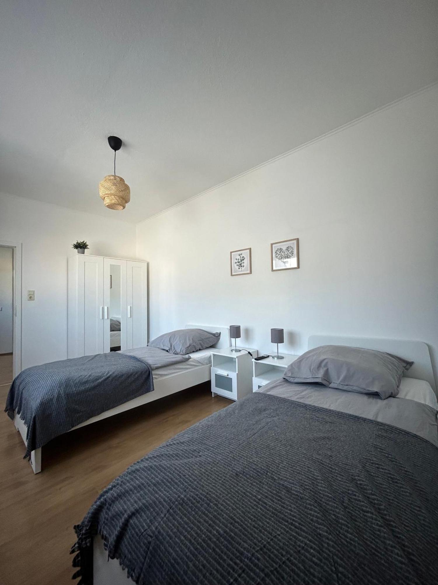 Gemuetliche Ferienwohnung - Voll Ausgestattet, Zentral Aber Ruhig ! Wuppertal Eksteriør billede
